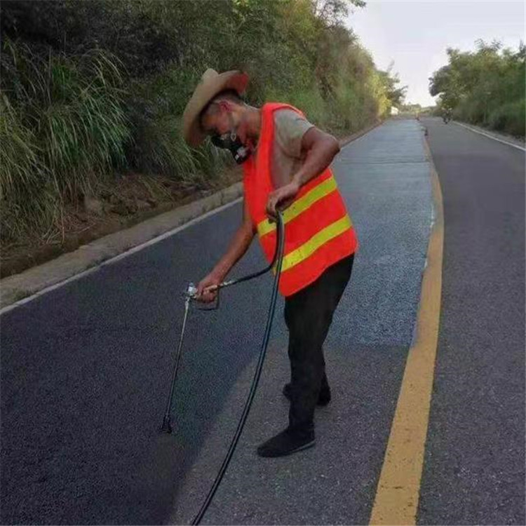 可克达拉 彩色防滑路面的底涂是保障路面附着力